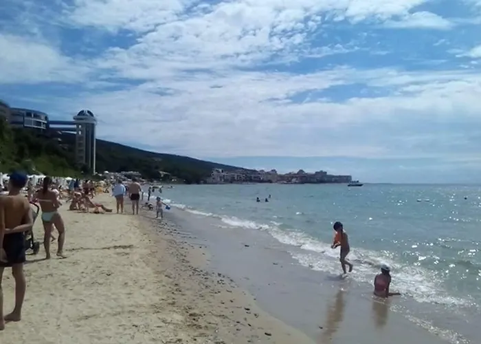 Private In Marina View Elenite