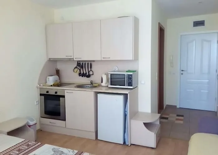 Private In Marina View Elenite