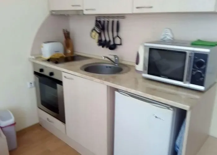 Private In Marina View * Elenite